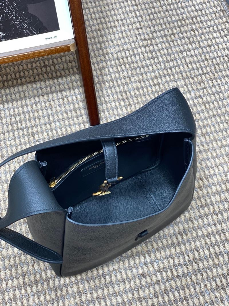 Y51 hobo bags